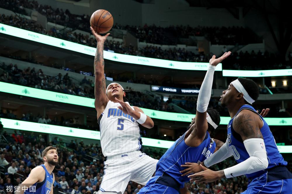 也展示了他 也展示了他